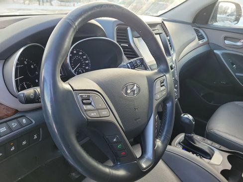 Used 2017 Hyundai Santa Fe Limited image 14