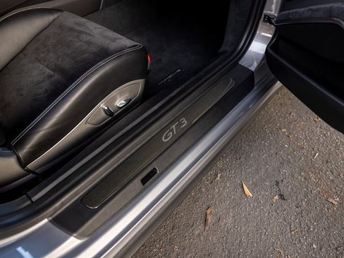 Used 2018 Porsche 911 GT3 image 48