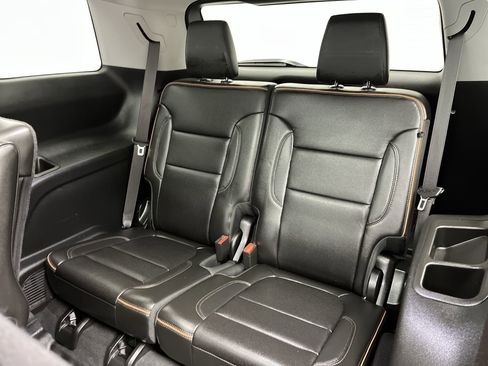 Certified 2023 GMC Acadia AT4 w/ Preferred Package image 15