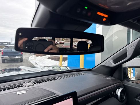 Used 2023 Chevrolet Colorado Z71 w/ Z71 Convenience Package 2 image 31