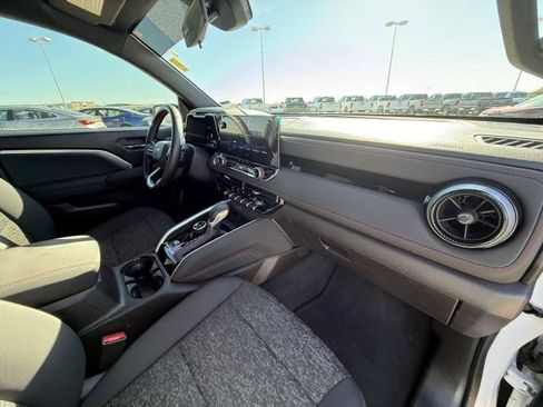 Used 2024 Chevrolet Colorado Z71 image 29