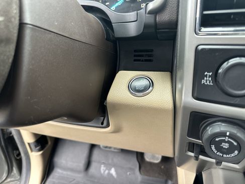 Used 2019 Ford F150 Lariat w/ Equipment Group 502A Luxury AWD/4WD image 17