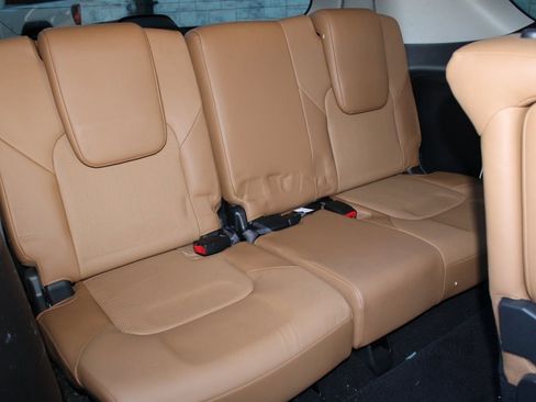 Used 2017 Nissan Armada Platinum image 18