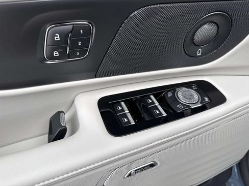New 2026 Lincoln Nautilus Reserve AWD/4WD image 19
