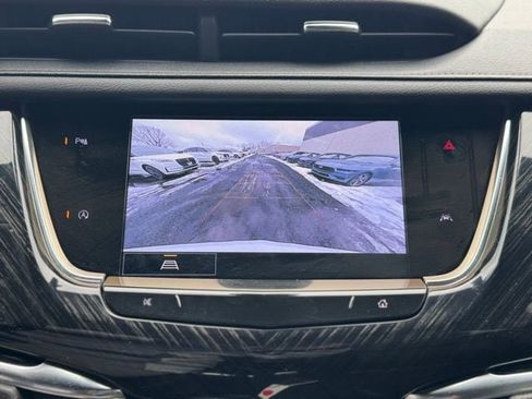 Used 2022 Cadillac XT6 Premium Luxury image 17