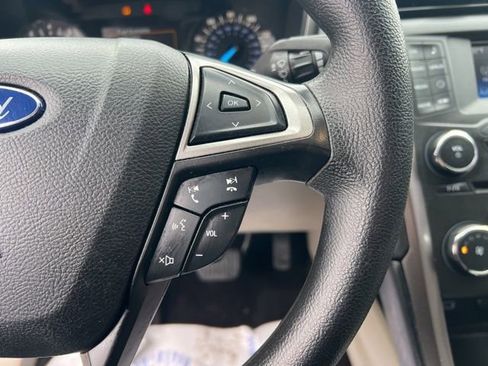 Used 2017 Ford Fusion SE image 15