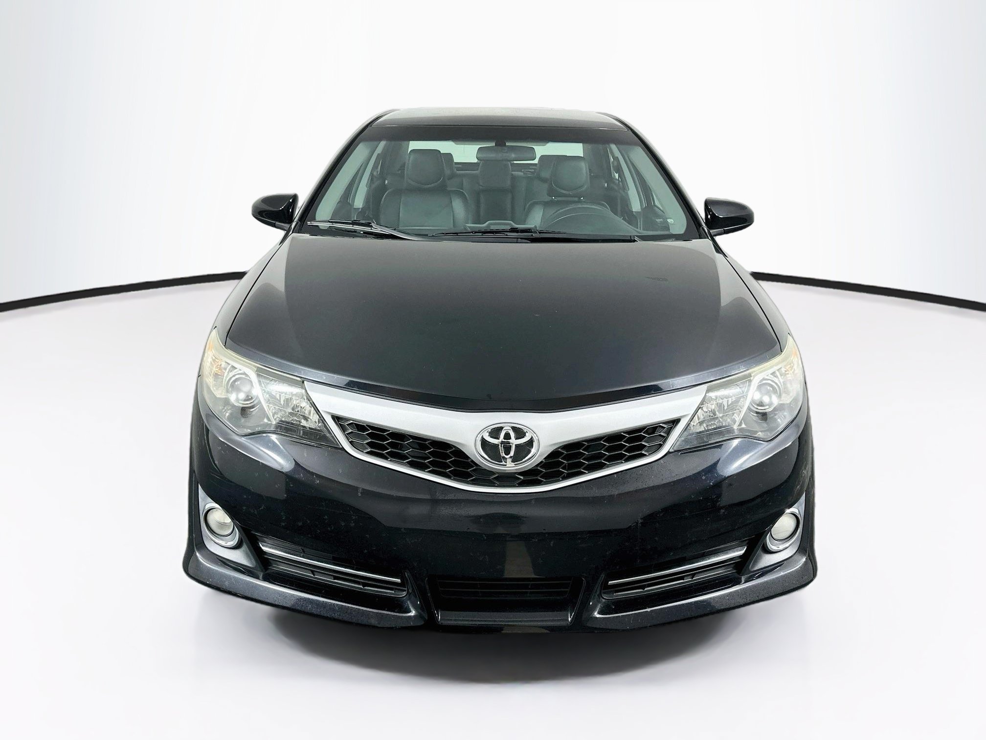 Used 2012 Toyota Camry SE FWD image 2