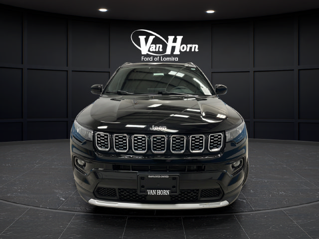 Used 2025 Jeep Compass Limited AWD/4WD image 2