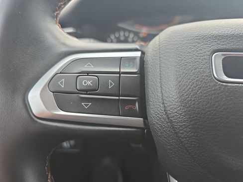 Used 2022 Jeep Compass Limited image 17