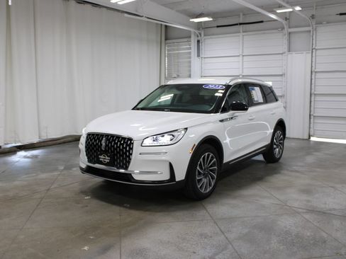 Used 2023 Lincoln Corsair Reserve AWD/4WD image 4