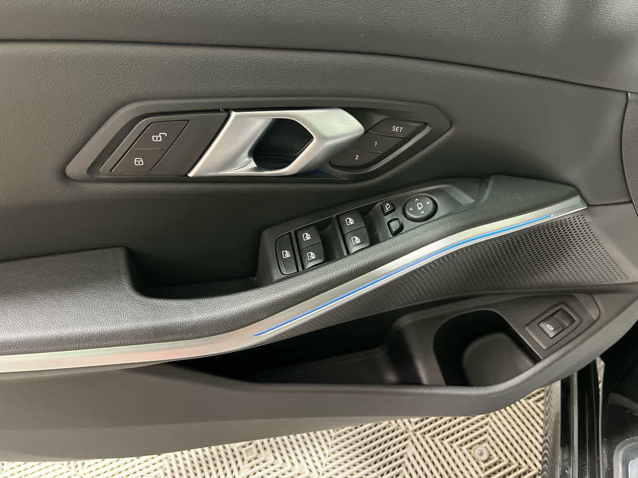Used 2025 BMW 330i Sedan RWD image 13