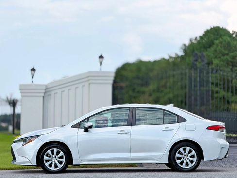 Used 2022 Toyota Corolla LE FWD image 7