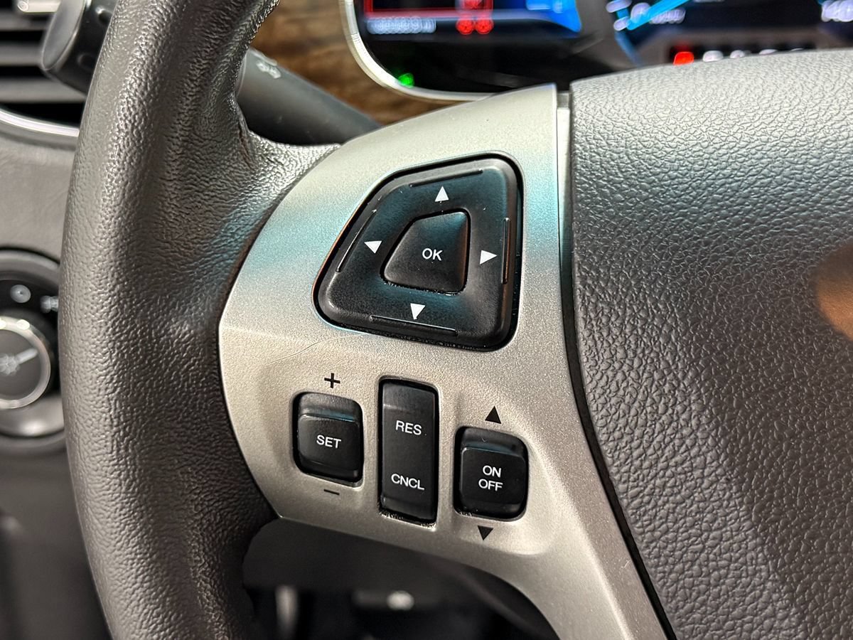Used 2019 Ford Taurus Limited AWD/4WD image 16