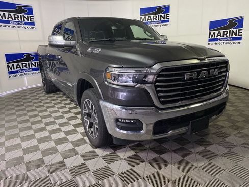 Used 2025 RAM 1500 Laramie AWD/4WD image 1