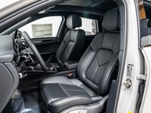 New 2026 Porsche Macan Turbo image 5