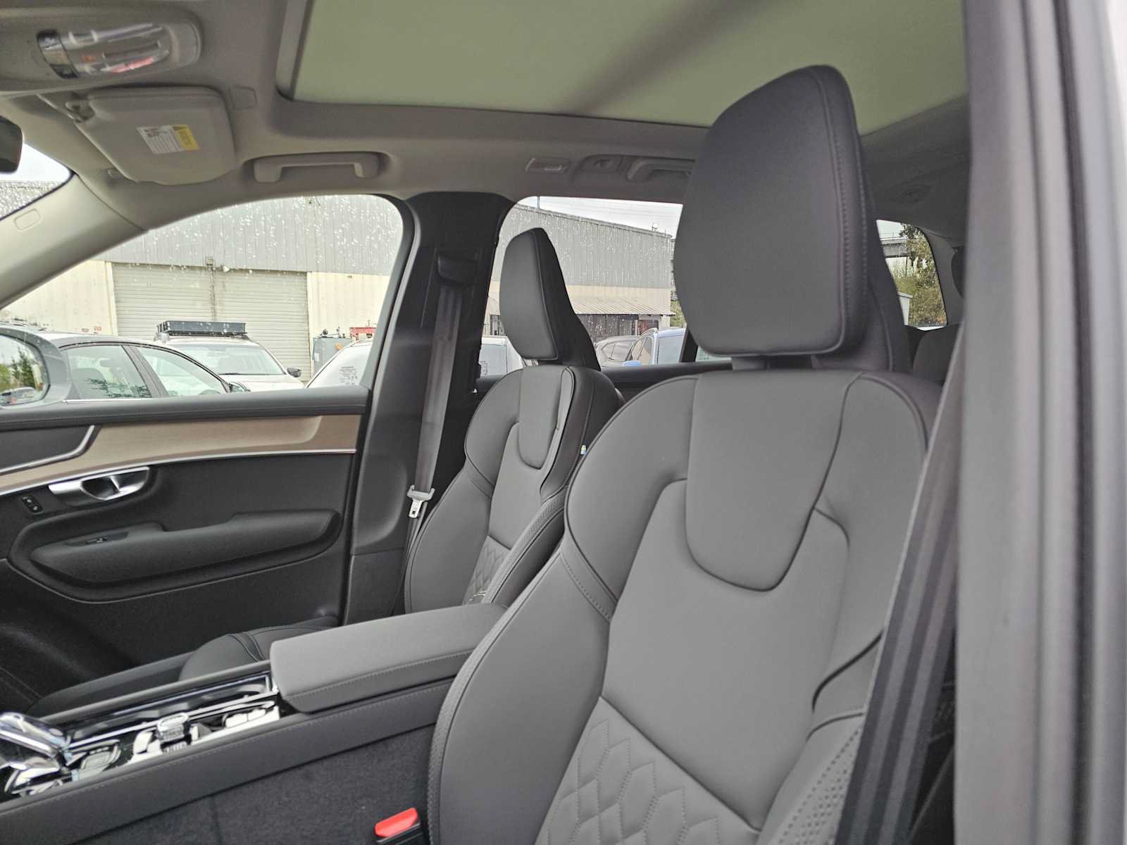 New 2026 Volvo XC90 T8 Plus w/ Protection Package AWD/4WD image 22