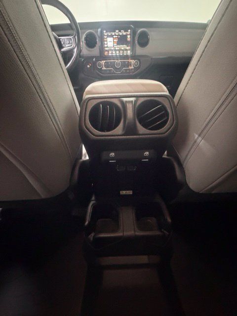 Certified 2021 Jeep Gladiator Overland AWD/4WD image 26