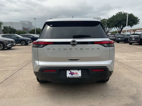 Used 2025 Nissan Pathfinder SV FWD image 6