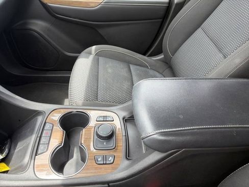 Certified 2023 GMC Acadia SLE w/ Driver Convenience Package FWD image 11