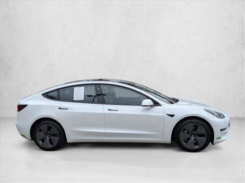 Used 2023 Tesla Model 3 Standard Range image 4