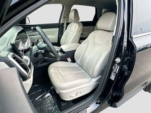 Certified 2024 Kia Sorento S image 21