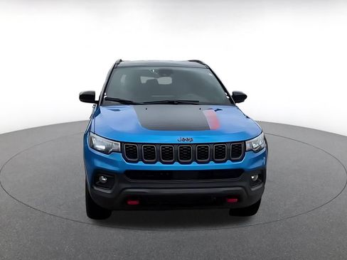 Used 2025 Jeep Compass Trailhawk AWD/4WD image 7