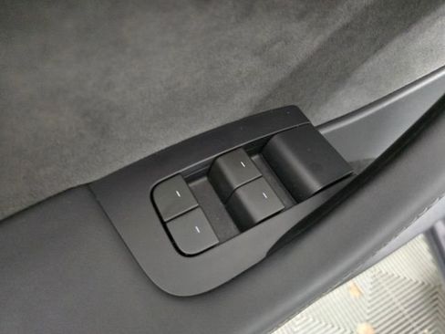 Used 2023 Tesla Model Y Long Range AWD/4WD image 20