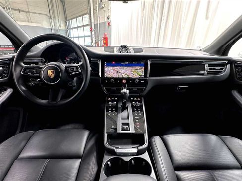 Used 2026 Porsche Macan AWD/4WD image 16