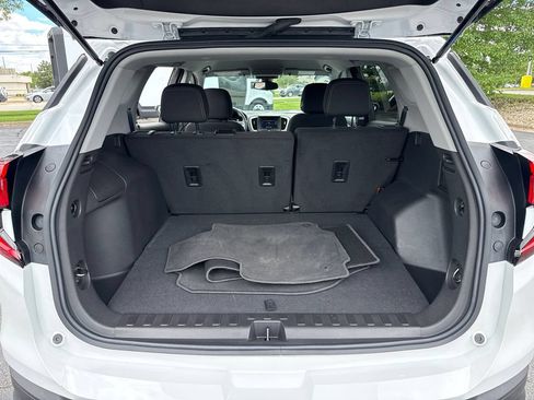 Used 2024 GMC Terrain SLE FWD image 31