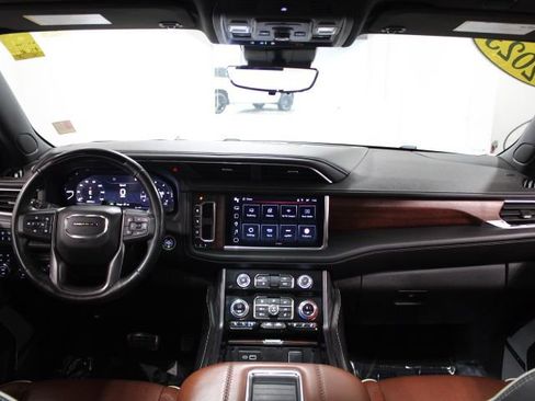 Used 2023 GMC Yukon Denali Ultimate image 2