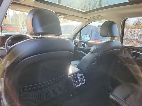 Used 2021 Kia Sorento SX image 26