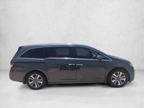 Used 2016 Honda Odyssey Touring Elite image 4
