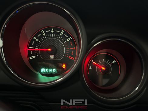 Used 2009 Dodge Challenger SRT8 w/ SRT Option Group II RWD image 28