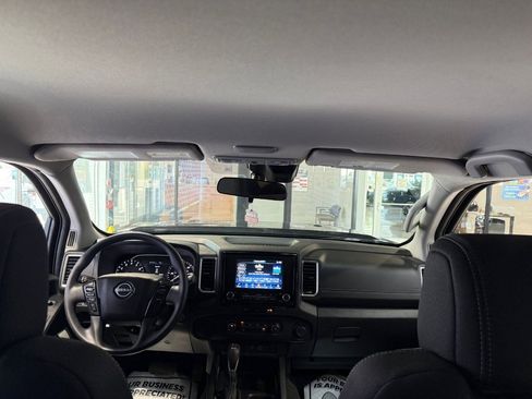 Used 2024 Nissan Frontier SV image 26