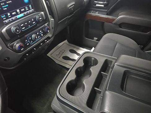 Used 2017 GMC Sierra 1500 SLE w/ SLE Value Package AWD/4WD image 28