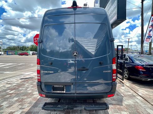 Used 2018 Mercedes-Benz Sprinter 2500 image 7