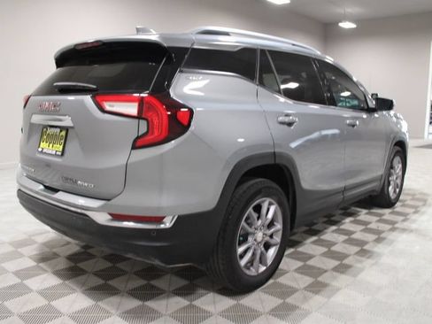 Used 2024 GMC Terrain SLT w/ Tech Package AWD/4WD image 11