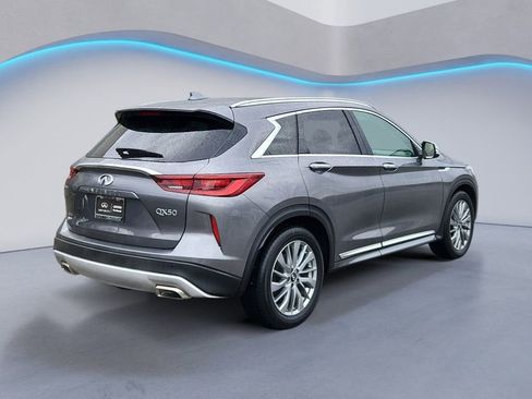 Used 2025 INFINITI QX50 Luxe w/ Accent Package AWD/4WD image 4
