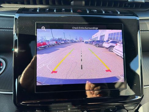 Used 2025 Jeep Grand Cherokee L Altitude image 12