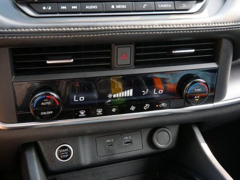 Certified 2023 Nissan Rogue SV AWD/4WD image 17