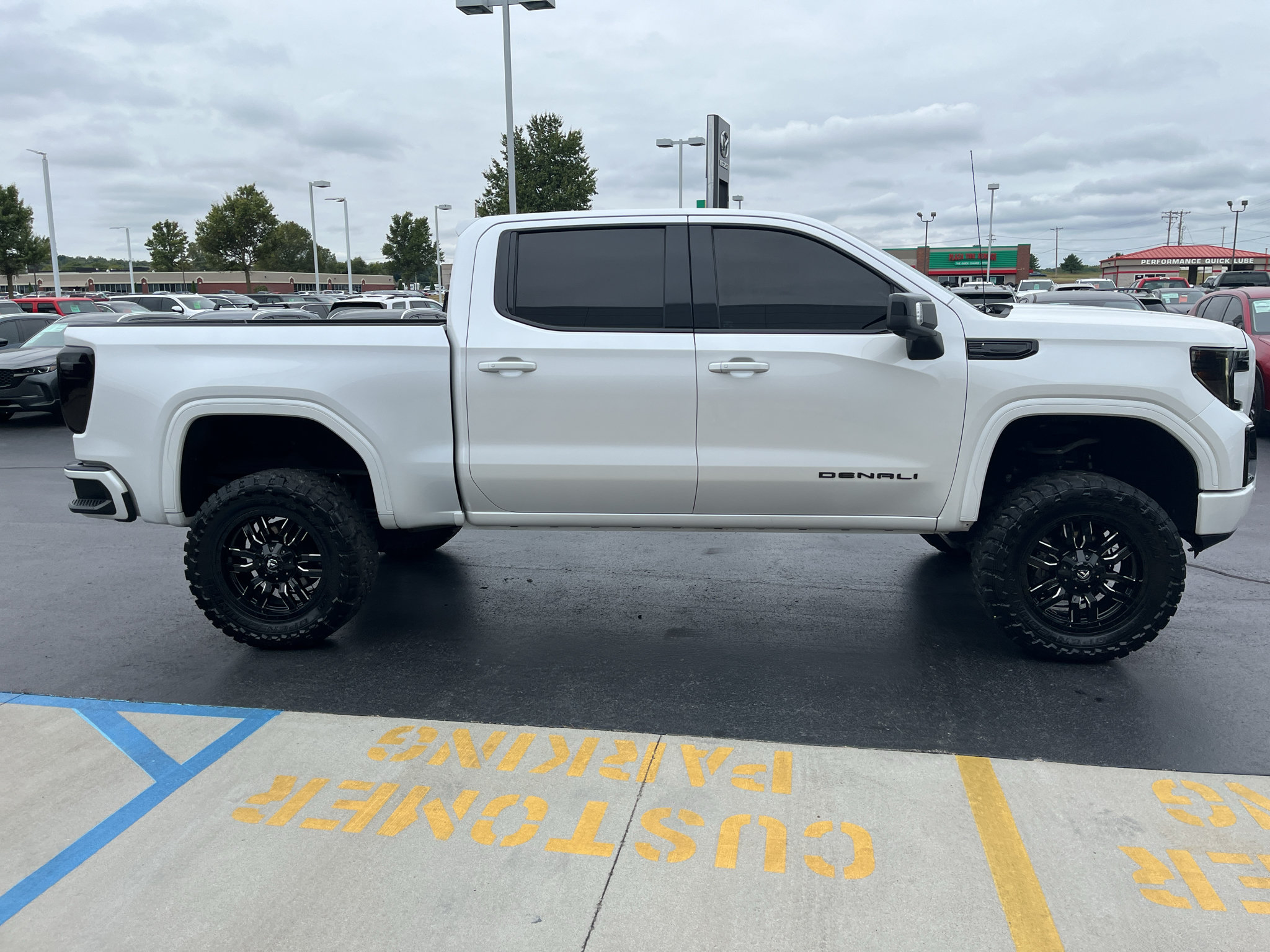 Used 2021 GMC Sierra 1500 Denali AWD/4WD image 8