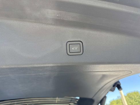 New 2026 Cadillac Vistiq Sport image 12