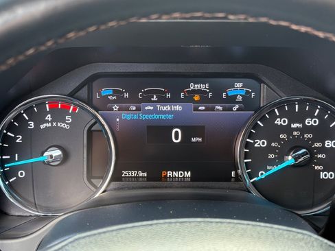 Used 2022 Ford F450 Platinum w/ FX4 Off-Road Package image 24