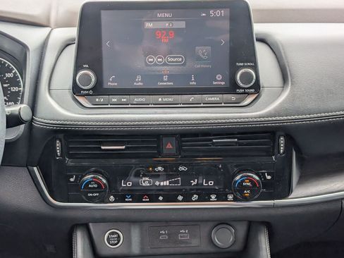 Used 2021 Nissan Rogue SL FWD image 18