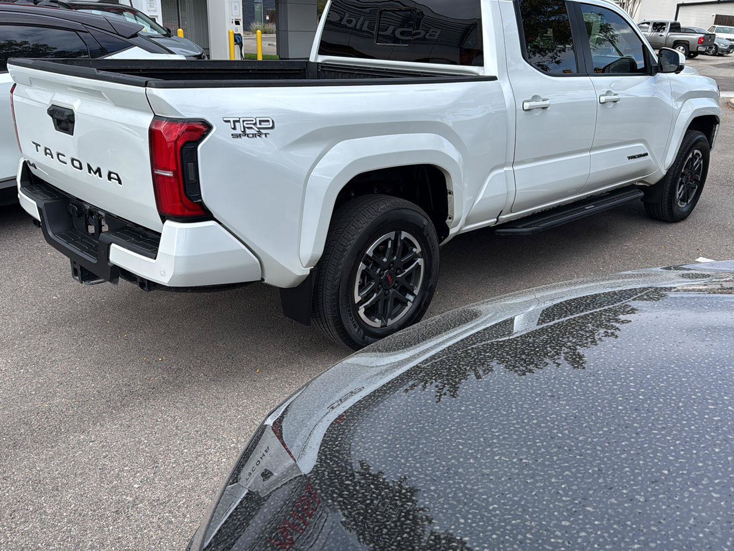 Used 2024 Toyota Tacoma TRD Sport w/ TRD Sport Premium Package AWD/4WD image 8