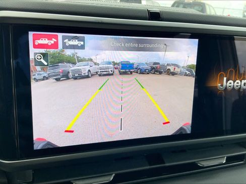 Used 2025 Jeep Gladiator Rubicon image 24