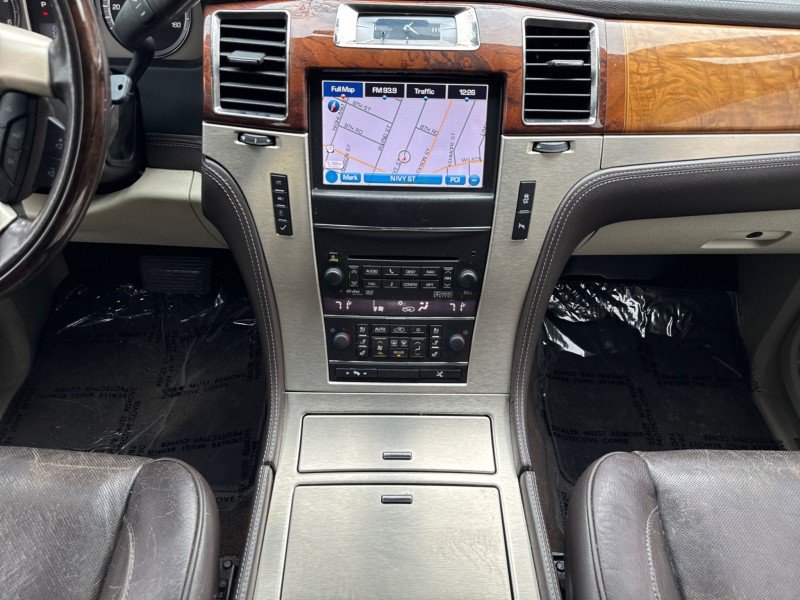 Used 2014 Cadillac Escalade ESV Platinum AWD/4WD image 21