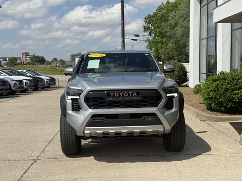 Used 2024 Toyota Tacoma 4x4 Double Cab Hybrid image 22