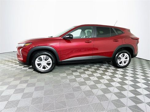 Certified 2024 Chevrolet Trax LS image 4