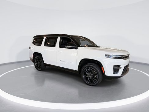 New 2026 Jeep Grand Wagoneer Summit w/ Premium Group III image 9